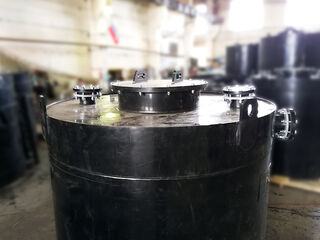 Полимерные ёмкости: почему они лидируют на рынке резервуаров?