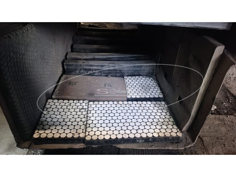 Резино-керамическая футеровка течек дробилок на предприятии цветной металлургии.